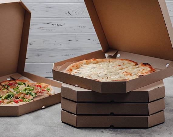 Pizzaverpackung und Zubehör