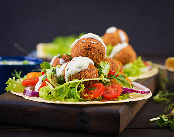 Schön servierte vegetarische Speise